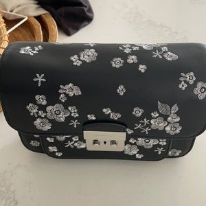 Black Micheal Kors bag